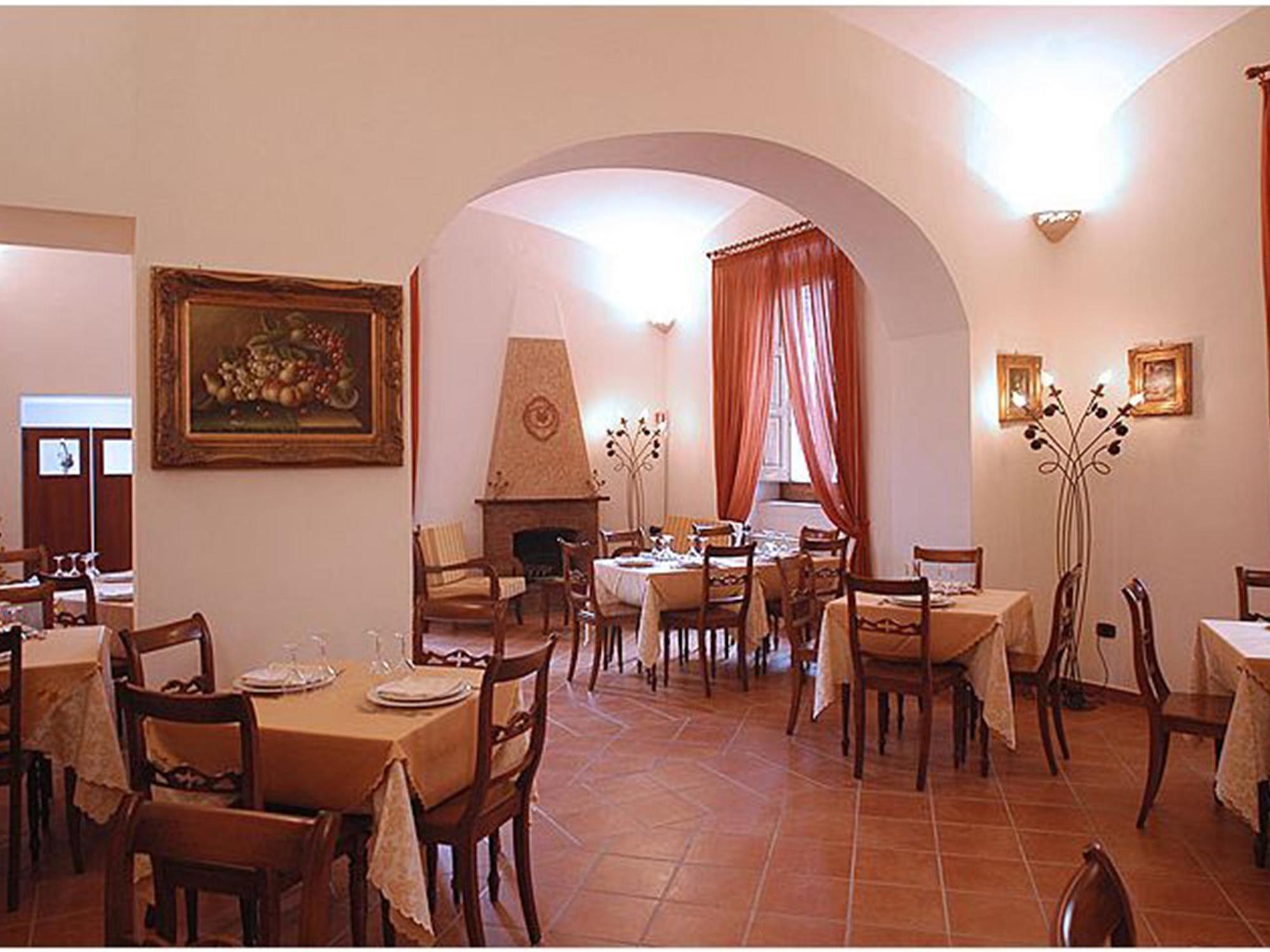 Hotel Ristorante Novecento Казерта Екстер'єр фото